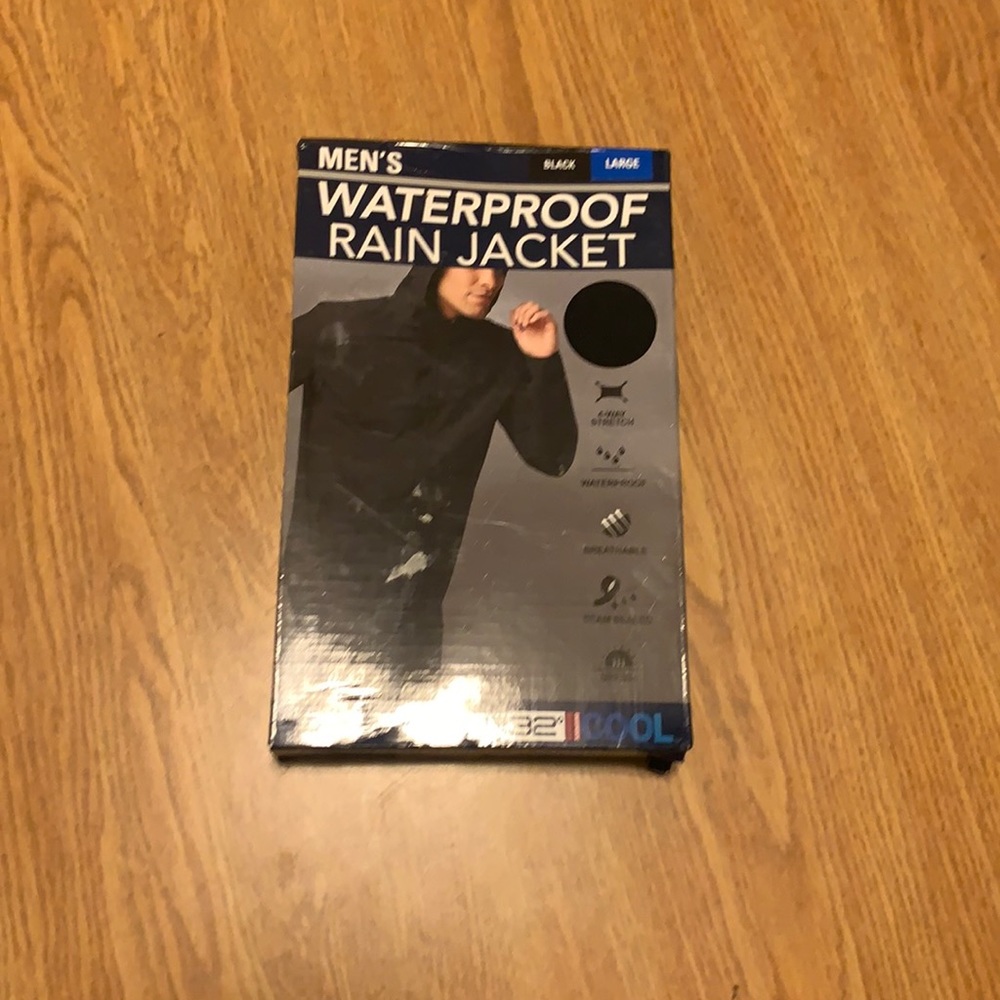 32 Degrees Cool Men’s Wterproof Rain Jacket